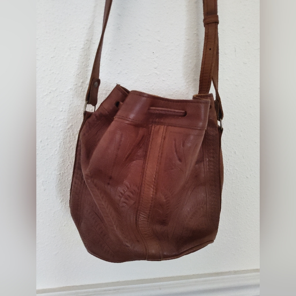 Genuine Leather New Mexico Discovery! Floral Stamping Bucket Bag - Picture 2 of 3